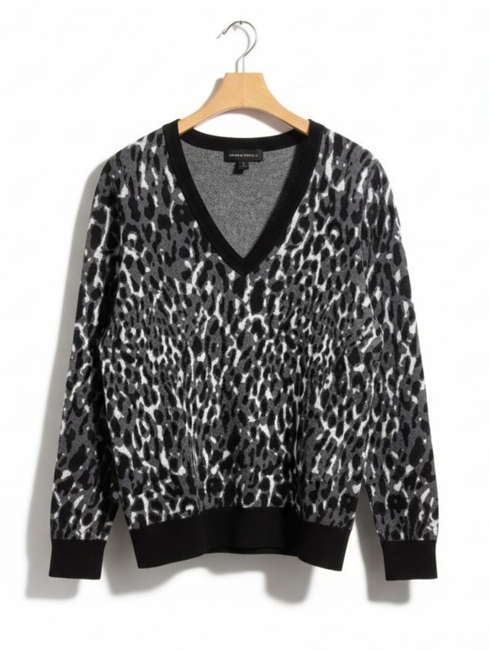 Banana Republic Leopard Print V-Neck Sweater - Size XL